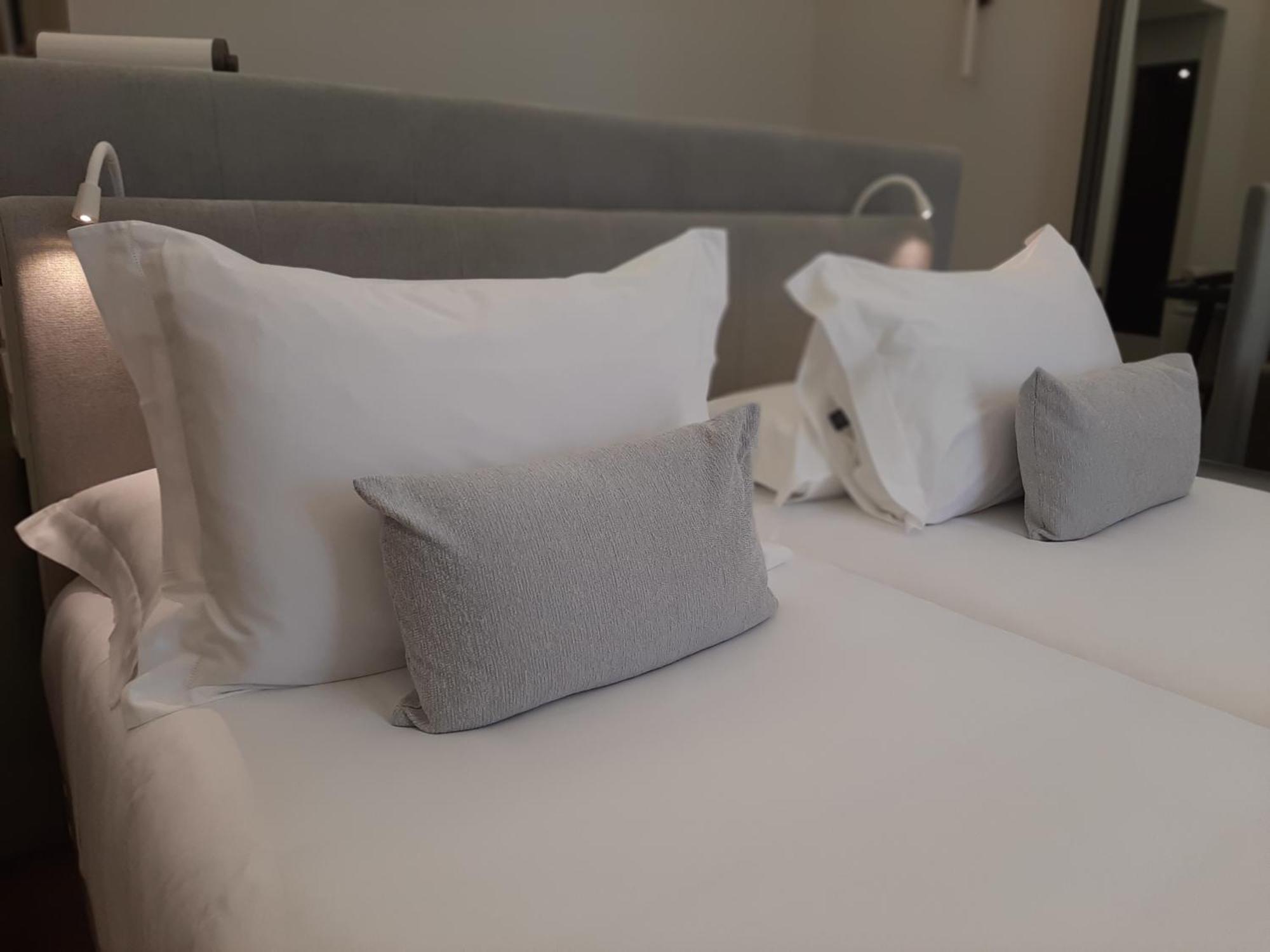 Mourasuites Hotel Évora Oda fotoğraf